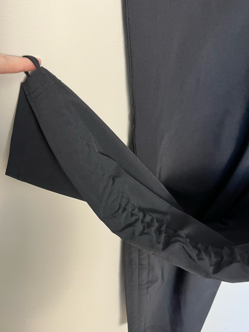 Athleta Lightweight Cinchable Athletic Pants - Picture 5 of 7